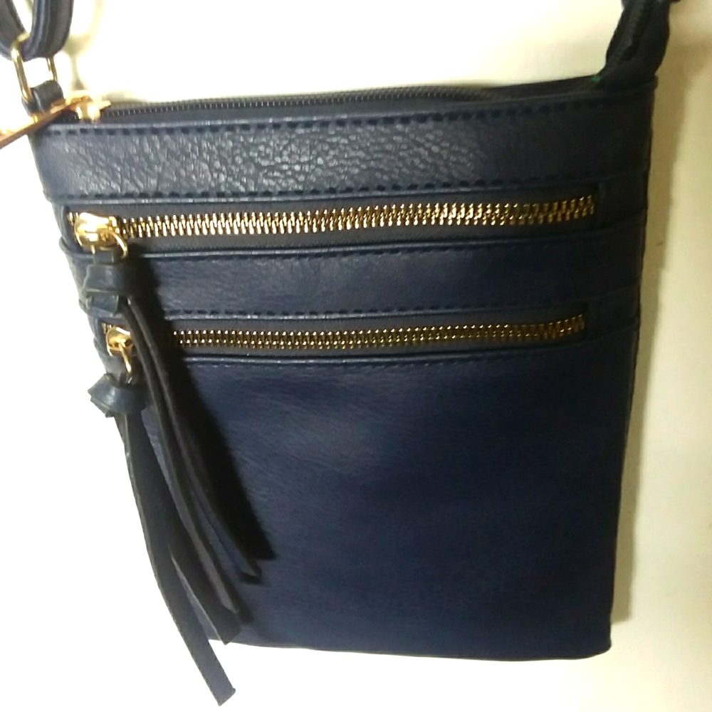 Crossbody purse. Looks like never used.